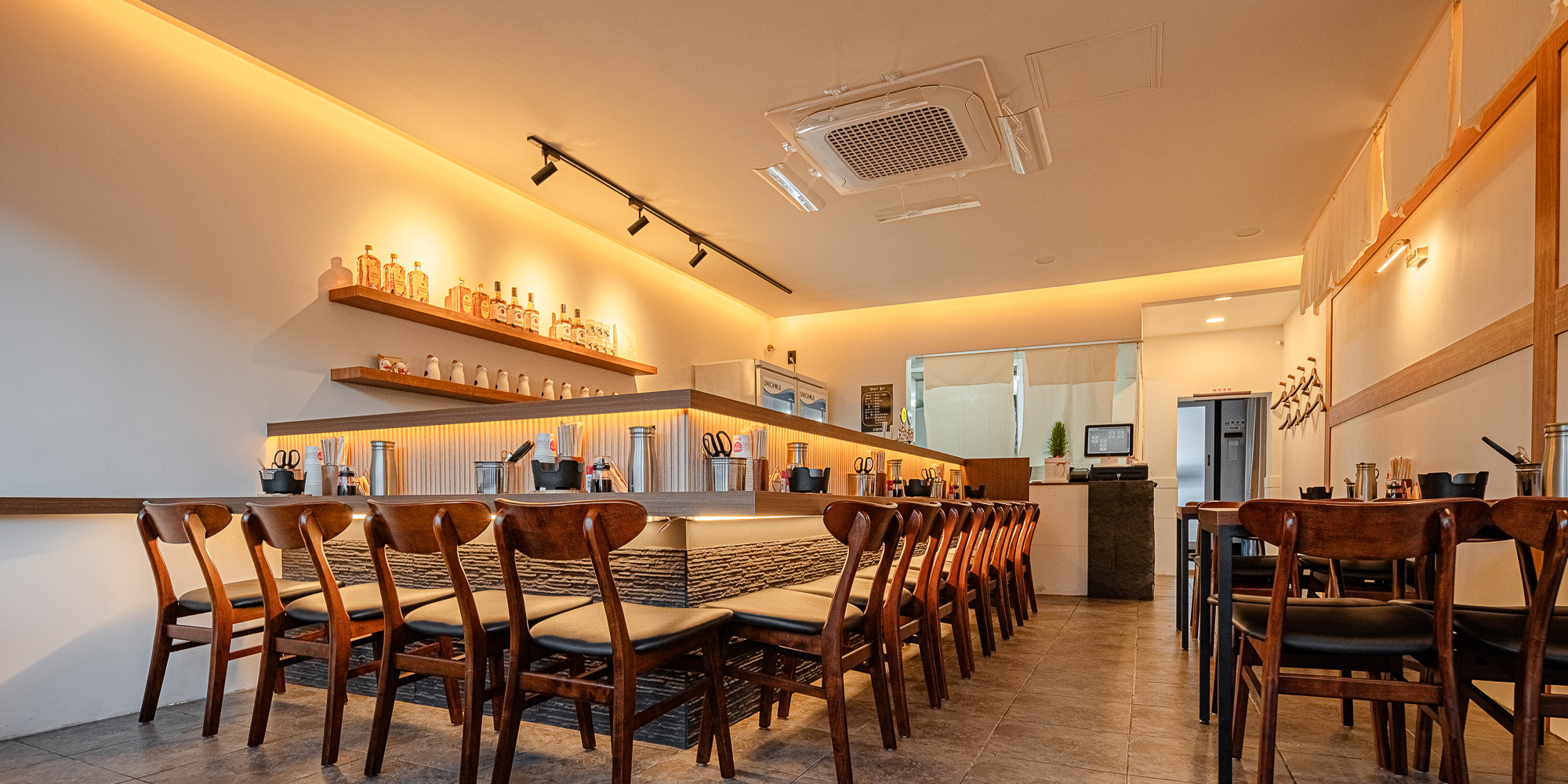 [식당] 여유로운 밤, 가볍게 즐기기 좋은 식당 인테리어